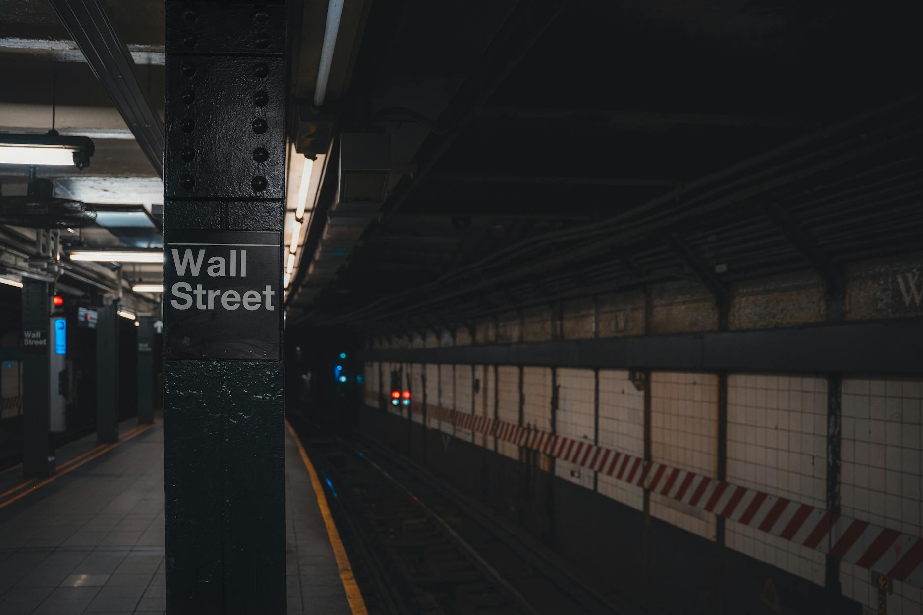 wall street subway station in new york city
